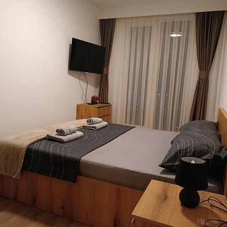 18Th & 16H Floor Secure Luxury Condos With Pool & Fitness Included In Price Skopje Exteriér fotografie