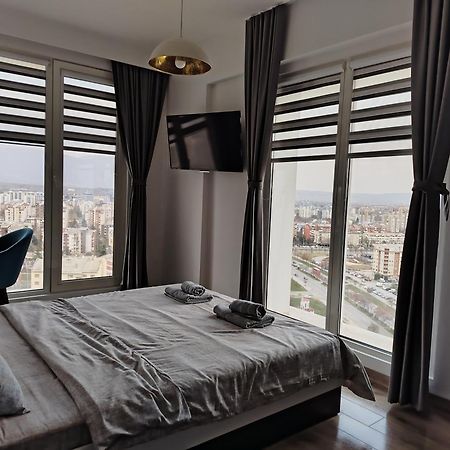 18Th & 16H Floor Secure Luxury Condos With Pool & Fitness Included In Price Skopje Exteriér fotografie