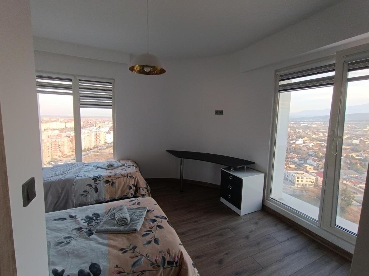 18Th & 16H Floor Secure Luxury Condos With Pool & Fitness Included In Price Skopje Exteriér fotografie