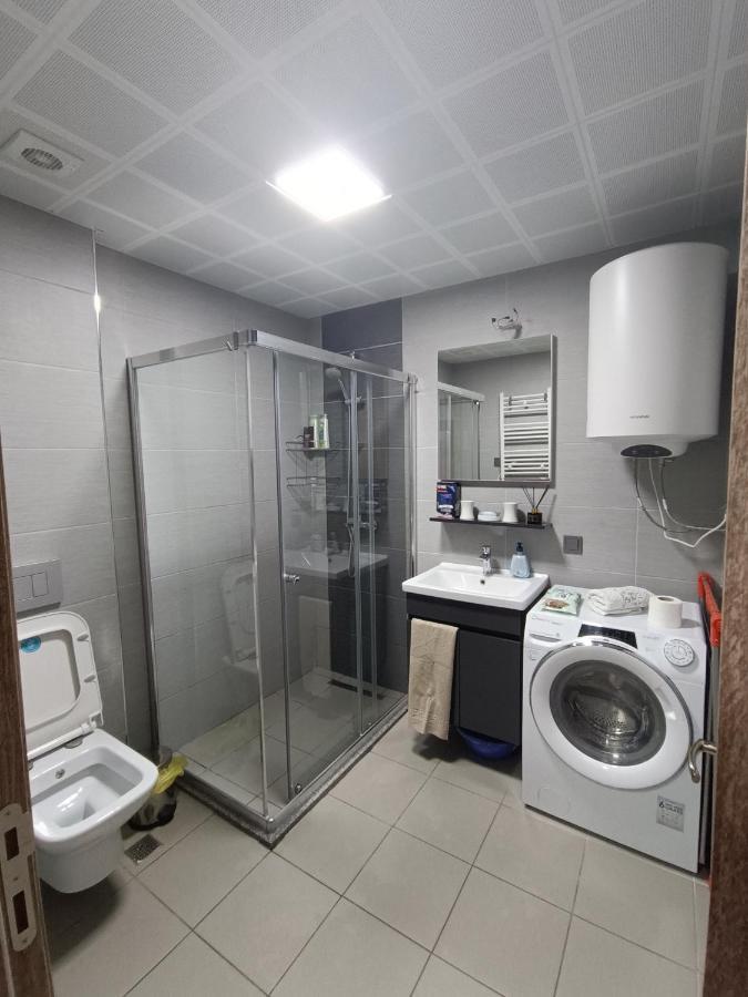 18Th & 16H Floor Secure Luxury Condos With Pool & Fitness Included In Price Skopje Exteriér fotografie