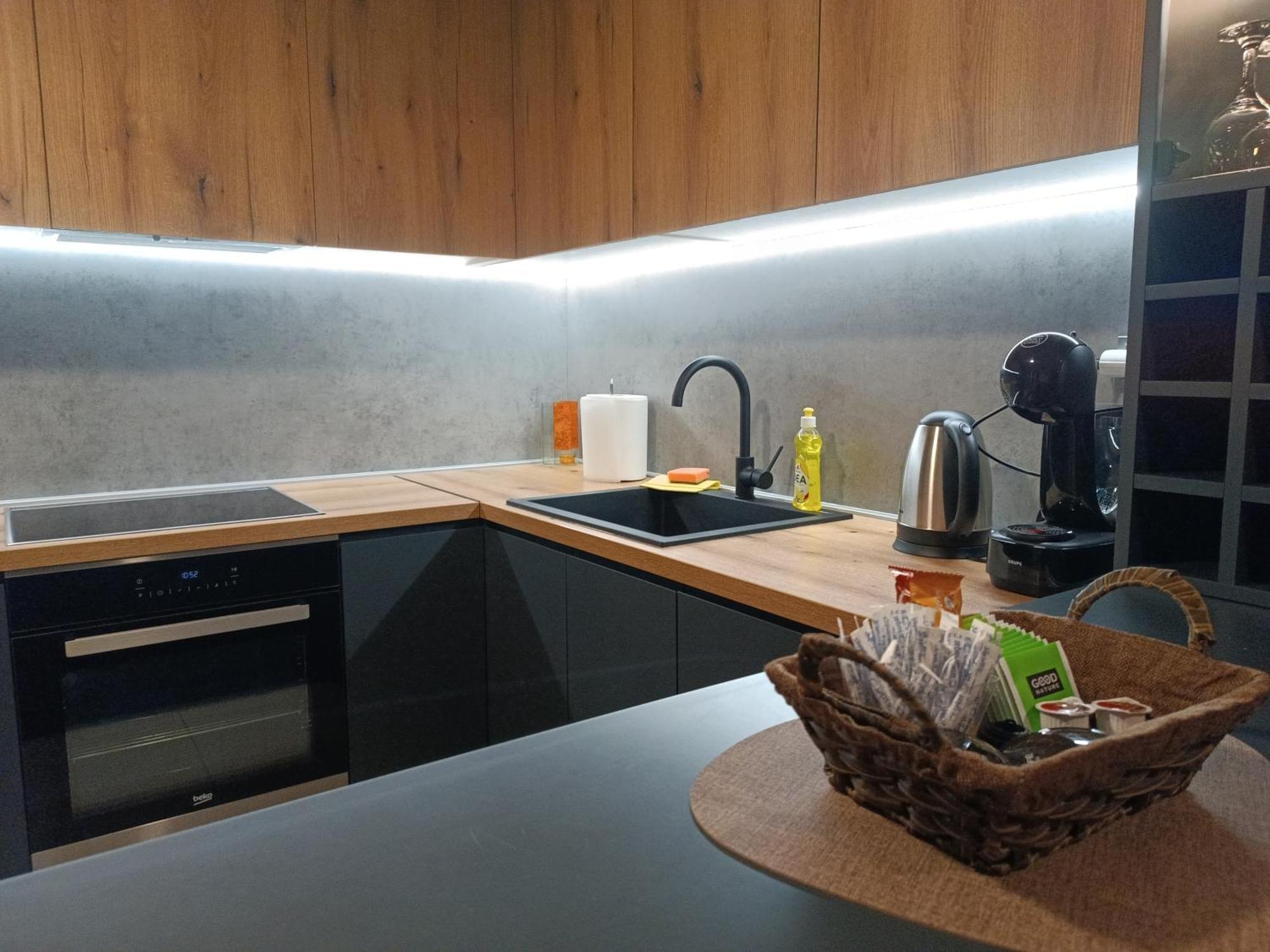 18Th & 16H Floor Secure Luxury Condos With Pool & Fitness Included In Price Skopje Exteriér fotografie