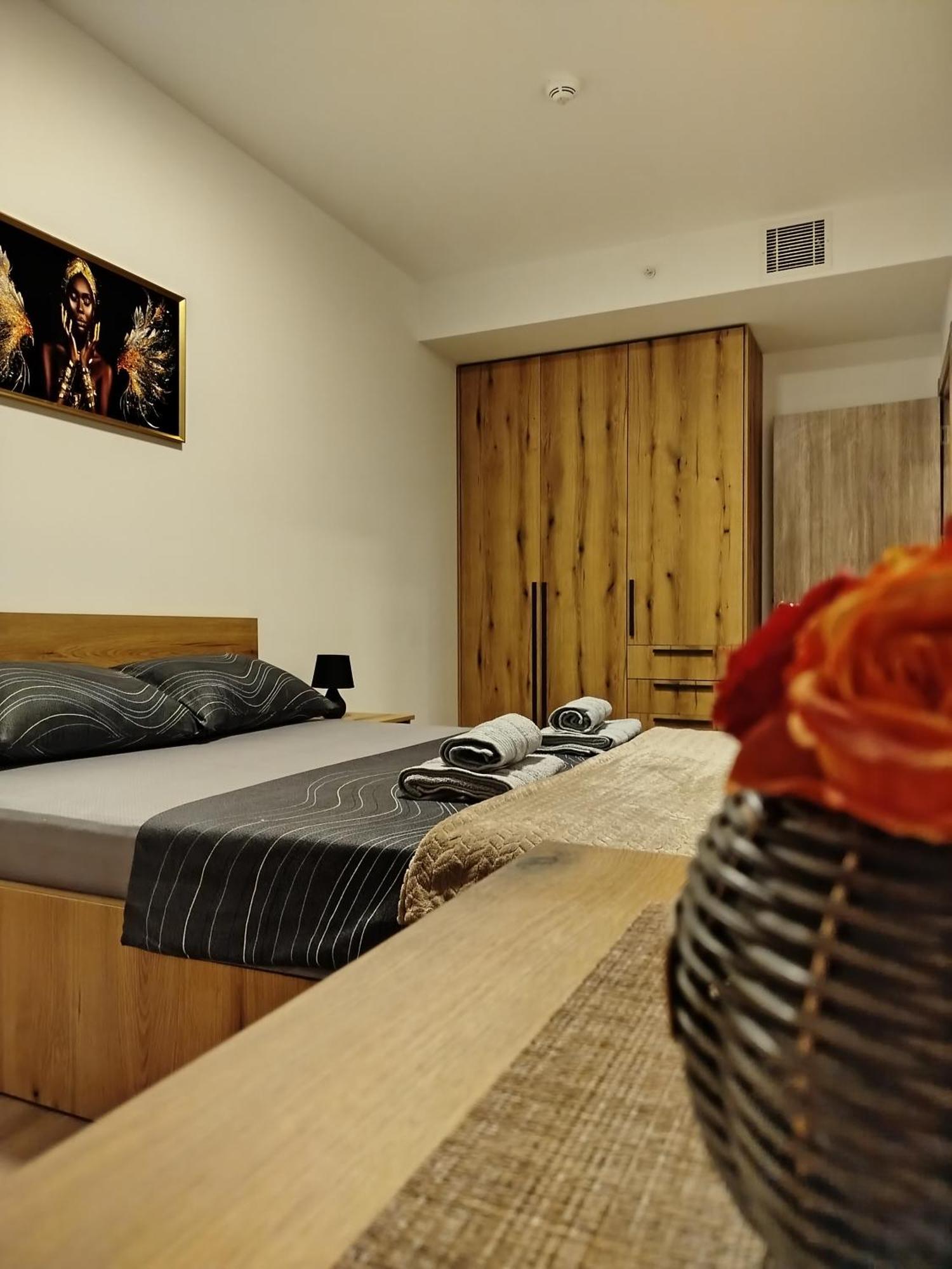 18Th & 16H Floor Secure Luxury Condos With Pool & Fitness Included In Price Skopje Exteriér fotografie